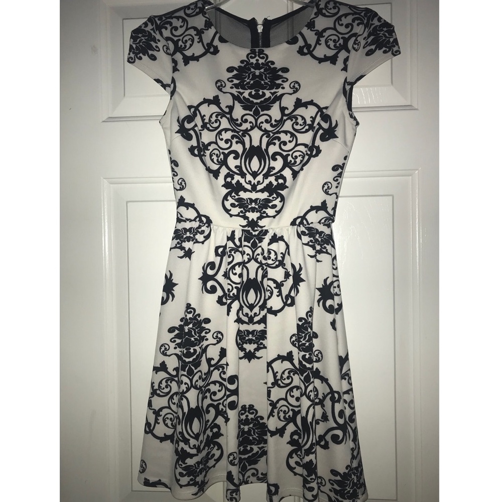 B. Darlin Chandler B&W Dress